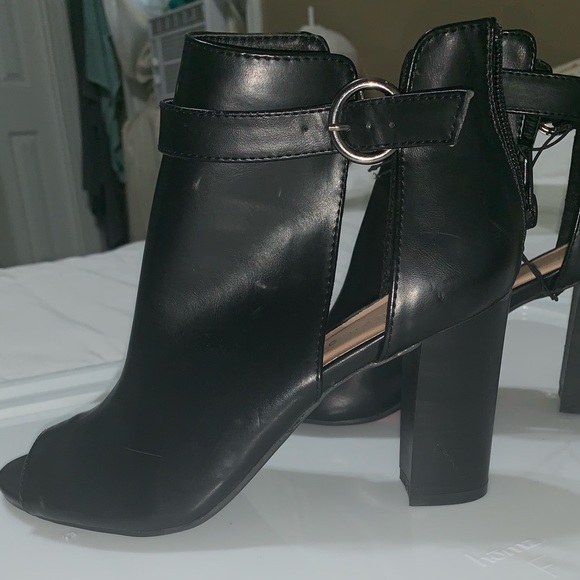 Black NUBUCK Steve Madden heel - Picture 3 of 4